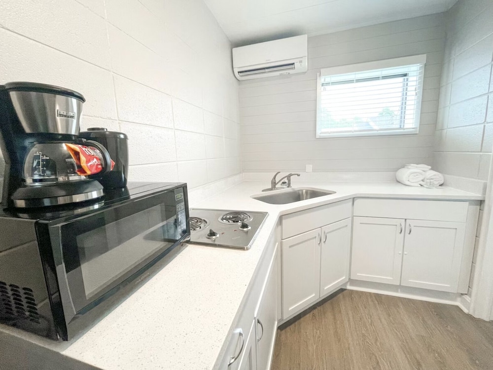 Waterfront A Standard Kitchenette photo 3