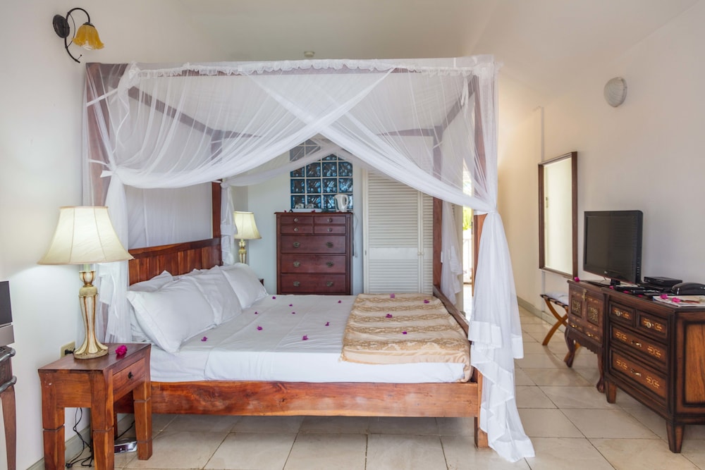 Bay Room - Photo 1