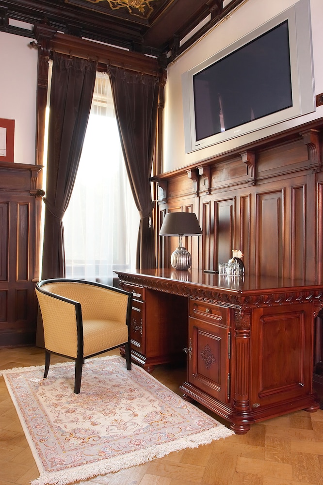 Luxury Suite, 1 King Bed photo 2