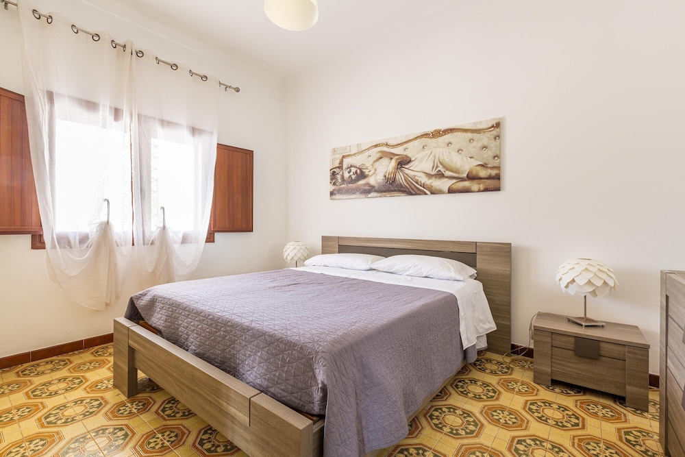 Villa photo 1