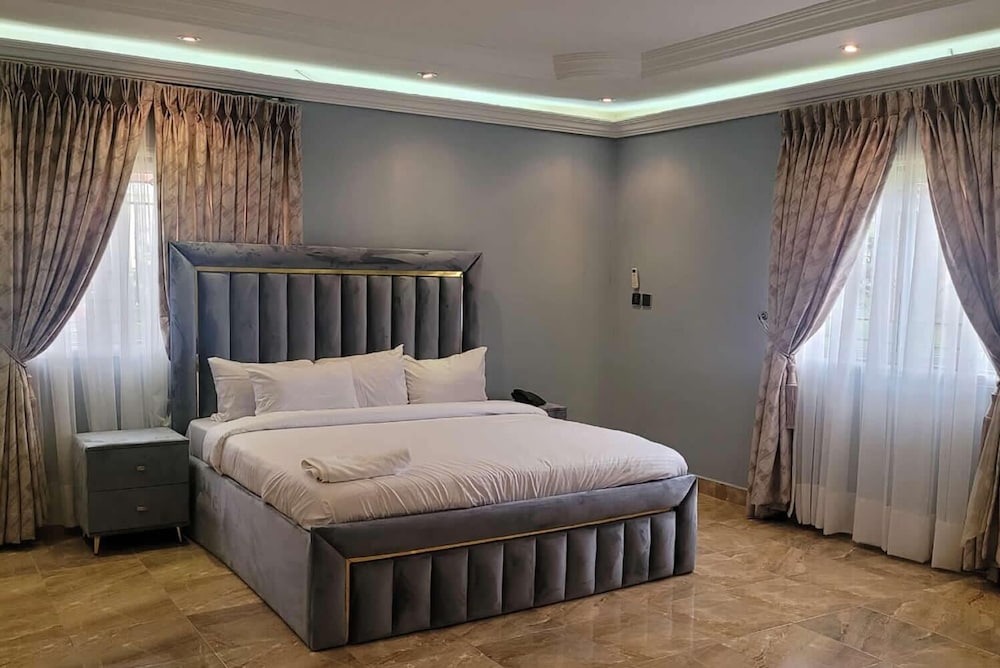 Economy Room, City View
