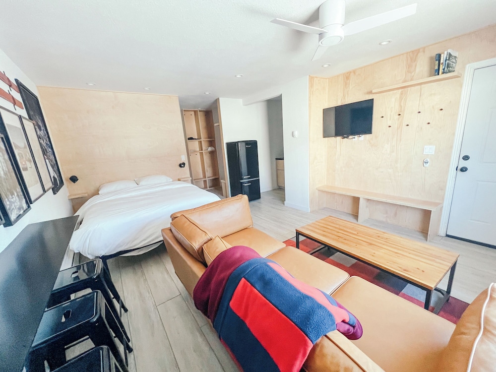 Superior Suite, Multiple Beds, Non Smoking, Kitchenette photo 2