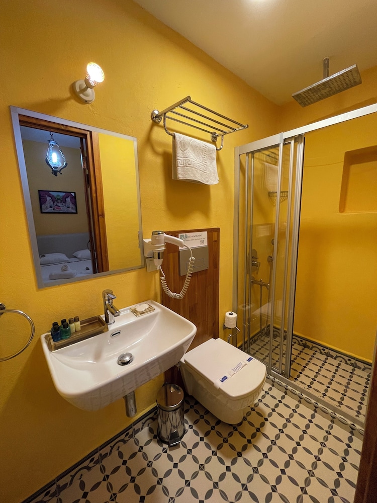 Standard Room, Garden View, Ground Floor photo 2