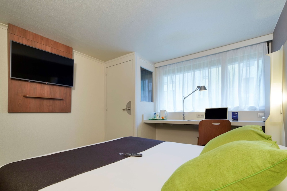 Standard Room, 2 Twin Beds - Photo 1