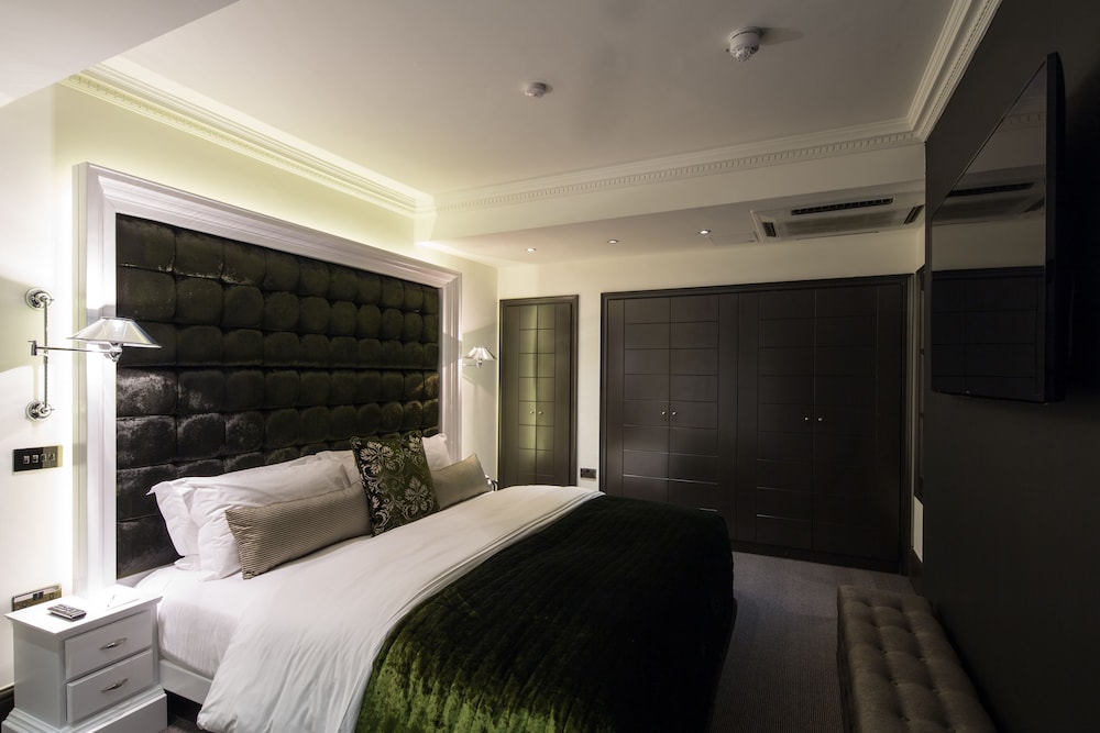 Drop Dead Gorgeous Splash Suite photo 1