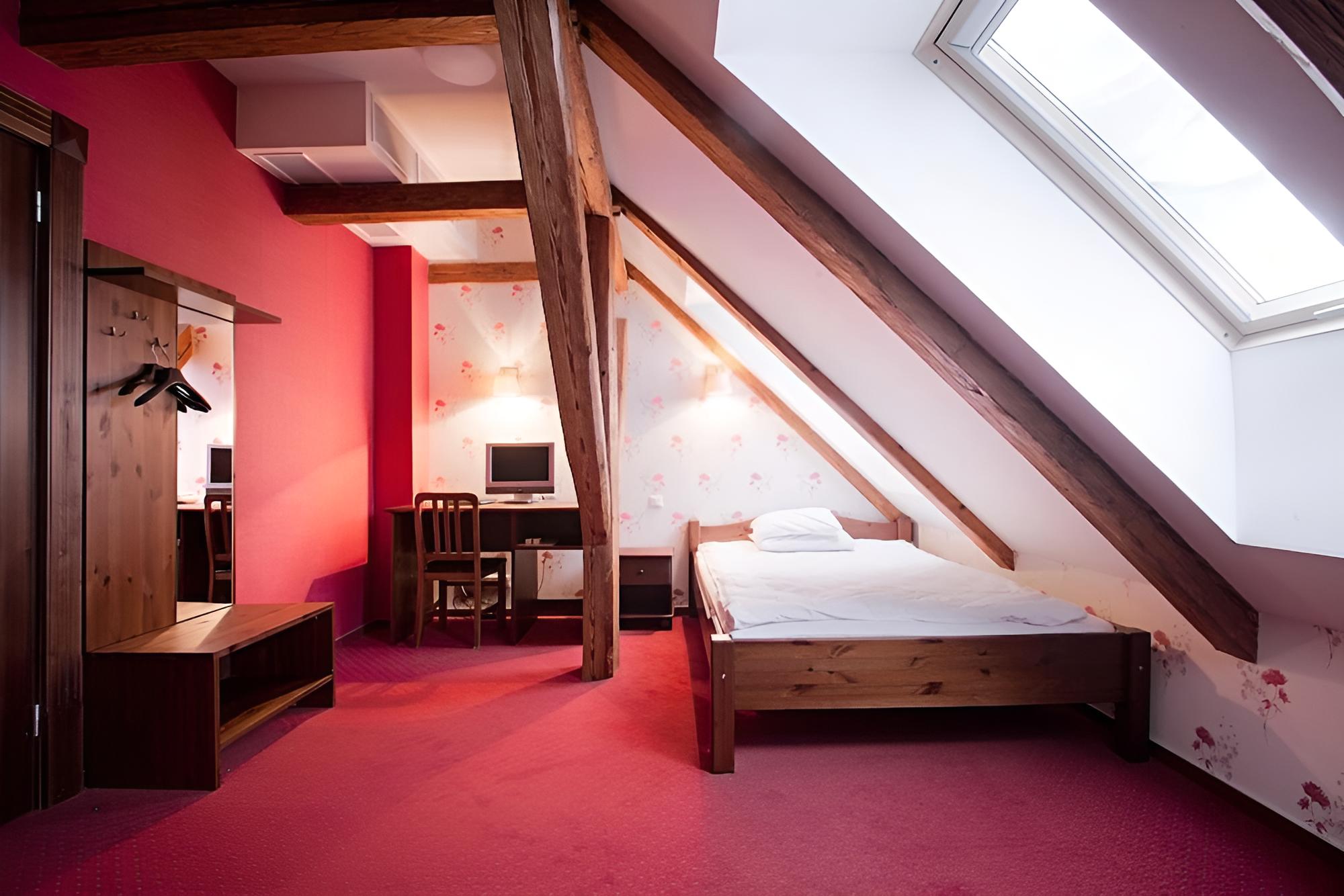 Economy Double Room, 1 Double Bed photo 2