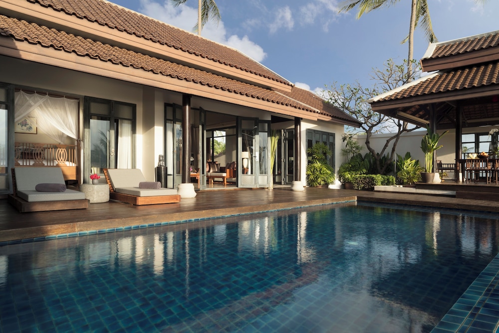 Two Bedroom Oceanfront Residence - Photo 2