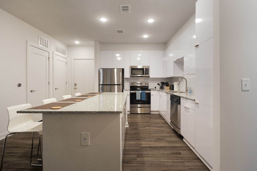 Spectacular 2BR/2BA Apartment (1270 Spring Street NW, Atlanta, GA 30309)