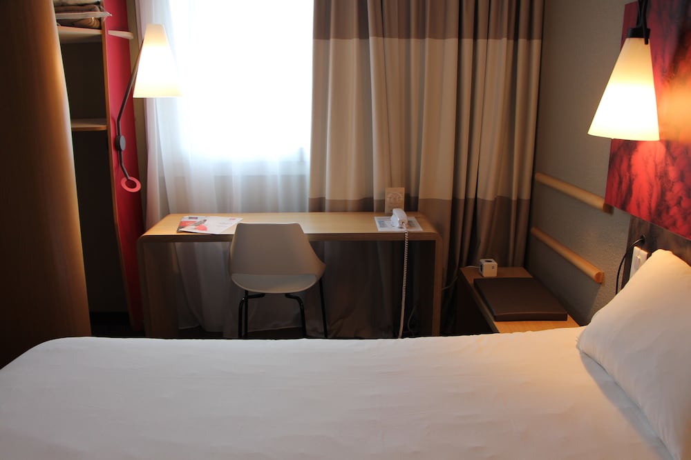 Standard Room, 1 Double Bed - Photo 8