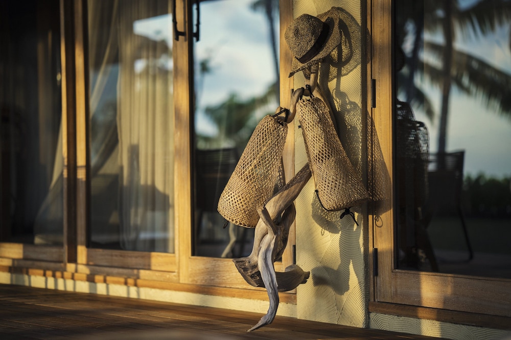 Suite, 1 King Bed (sunset Beach)