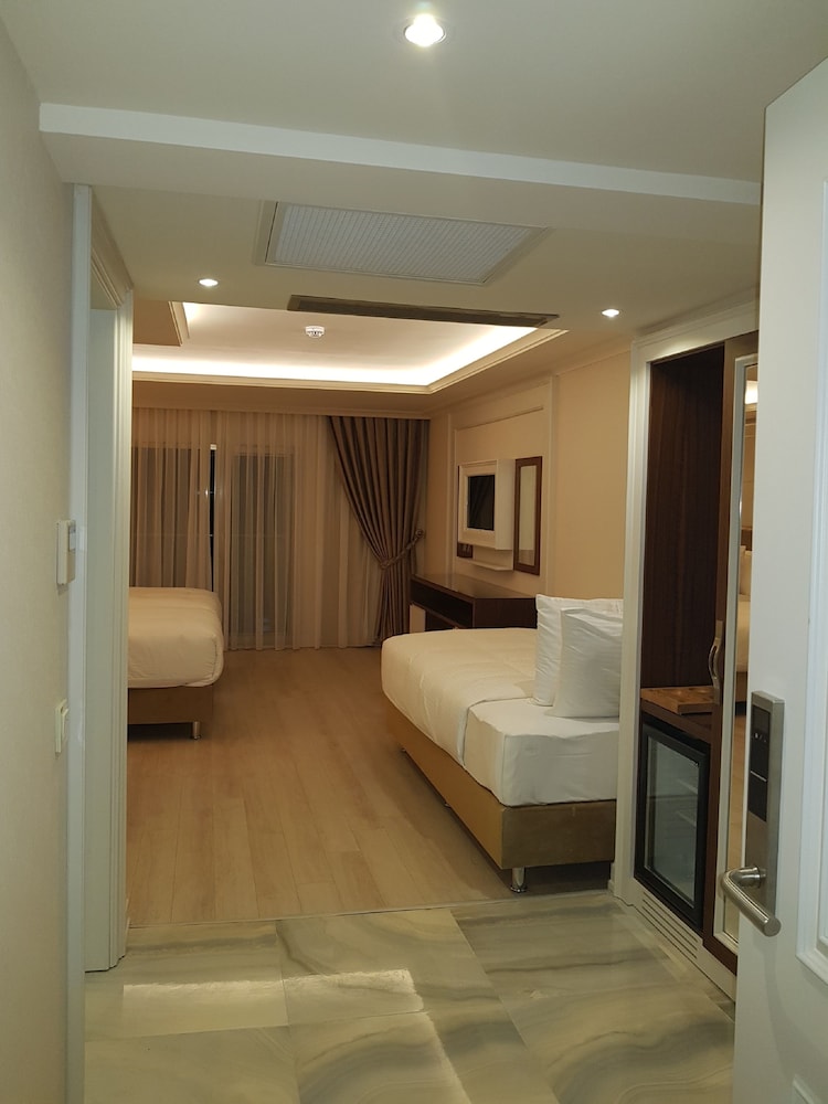 Deluxe Quadruple Room photo 2