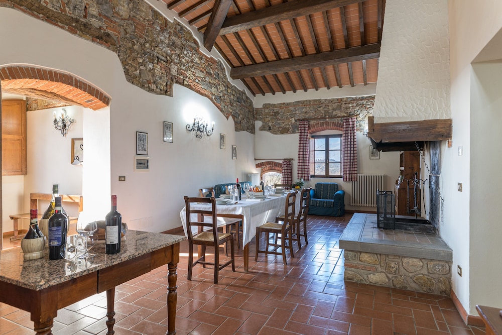 Traditional Apartment, 2 Bedrooms, Hill View, Tower photo 3