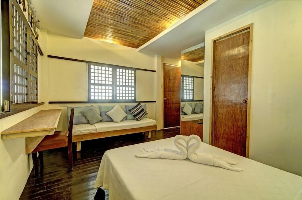 Deluxe cottage aircon (2nd row) photo 3