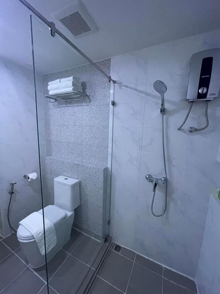 Standard Triple Room, City View photo 3