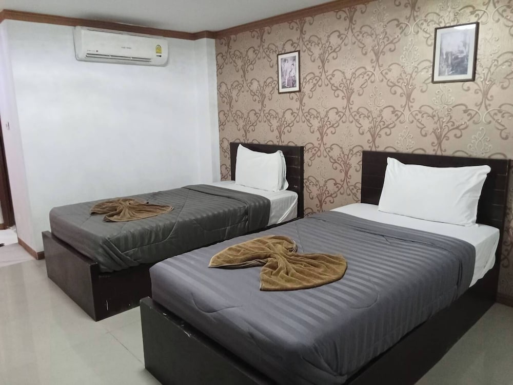Superior Twin Room, City View photo 3