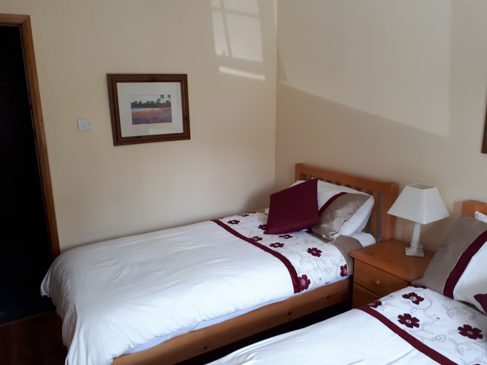 Triple Room, Shared Bathroom (No Pets Allowed) photo 2