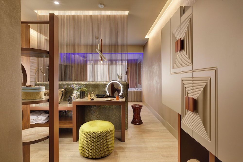 Signature Room, Jetted Tub (Wellness) photo 3
