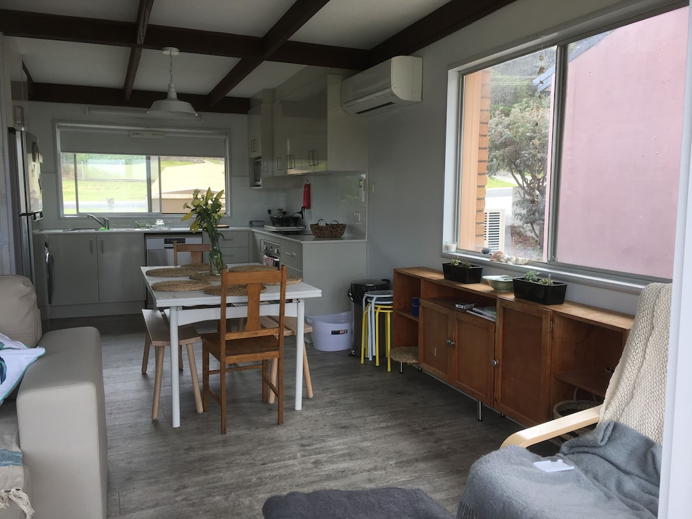 House, 4 Bedrooms, Ocean View photo 2