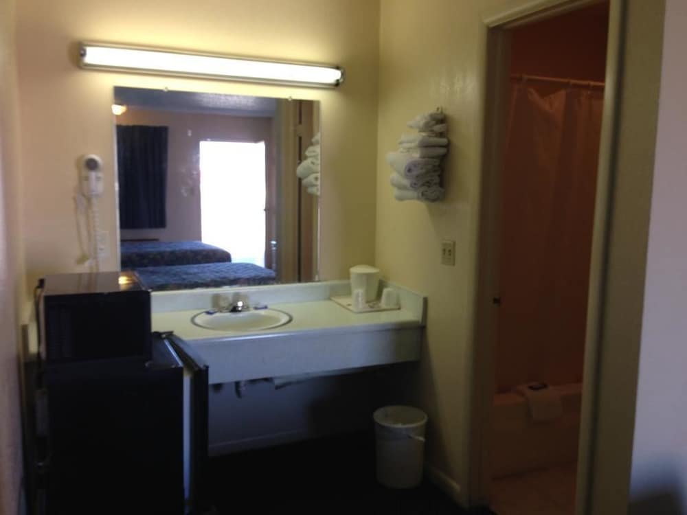 Single Room, 1 King Bed photo 2