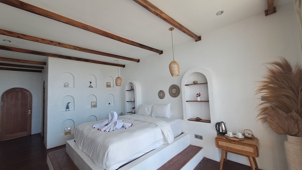 Premium Double Room, 1 King Bed, Mountain View photo 3