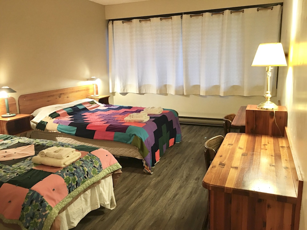 Economy Triple Room photo 1