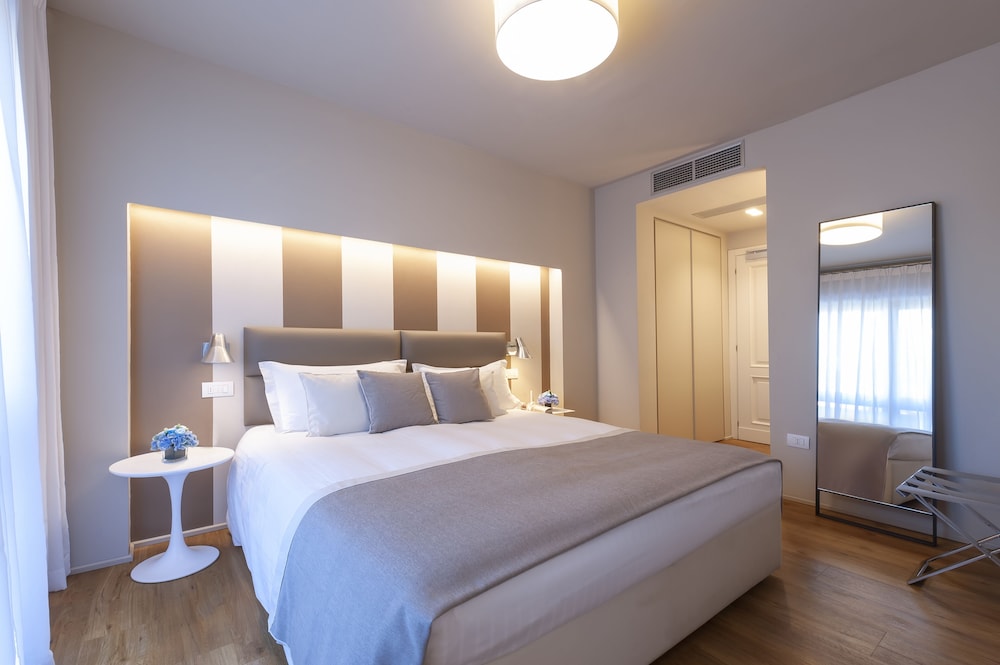 Superior Double or Twin Room - Photo 7