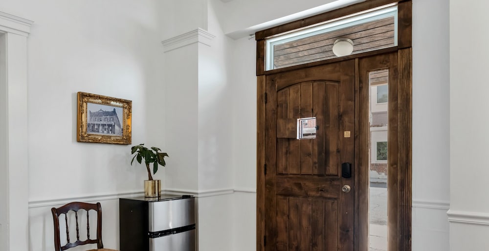 Carriage House Suite 1 photo 3