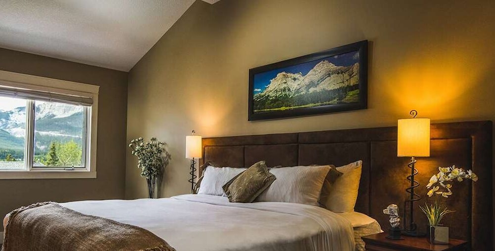 One Bedroom Suite - Photo 1