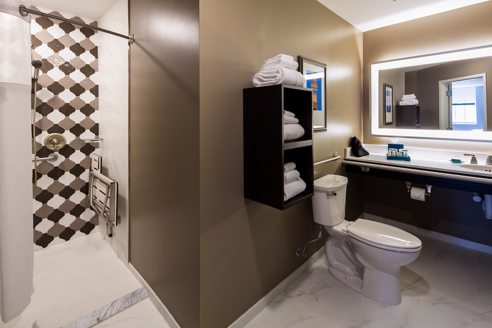 Room, 2 Queen Beds, Accessible - Photo 10