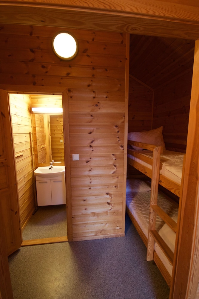 Cabin (11 - 12 shared shower) photo 3