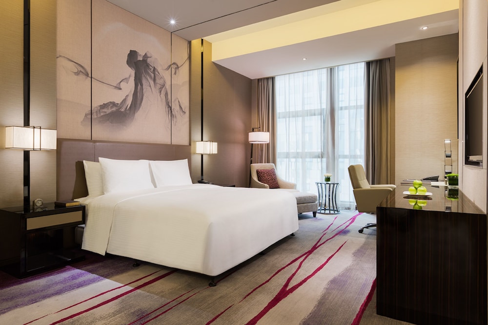 Deluxe Room, 1 King Bed