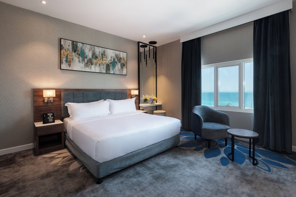Executive Room, 1 King Bed, Sea View photo 1