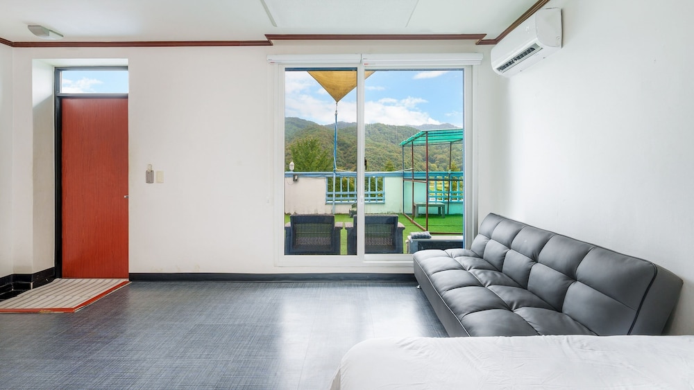 Basic Room, 2 Bedrooms (Bowwow) photo 2
