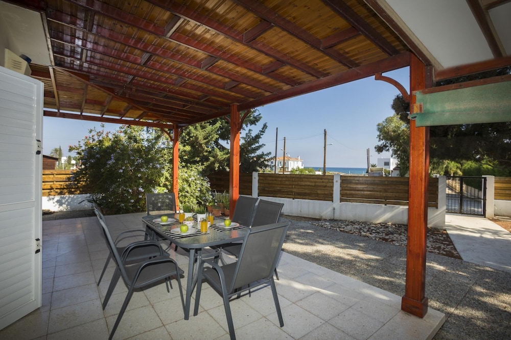 Villa photo 3