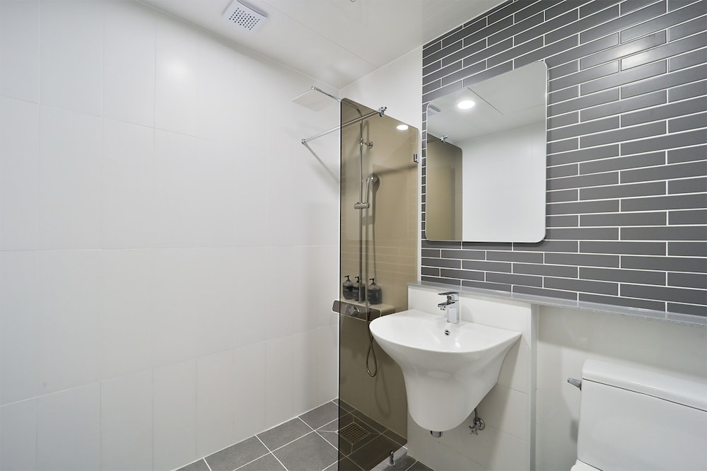 Premium Twin Room - Photo 2
