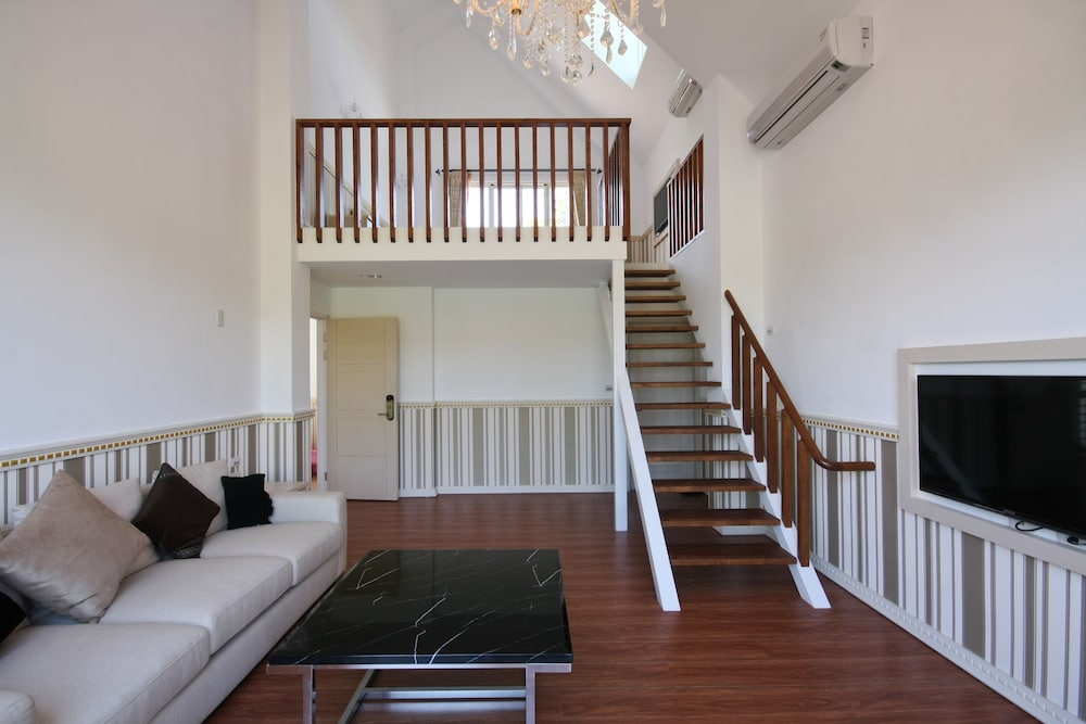 Deluxe Double Room, Lake View, Mezzanine (101) photo 3