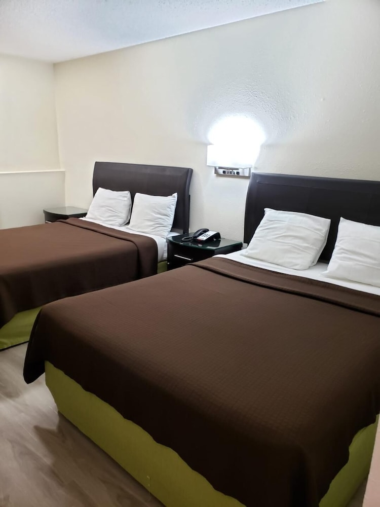 Economy Double Room photo 1