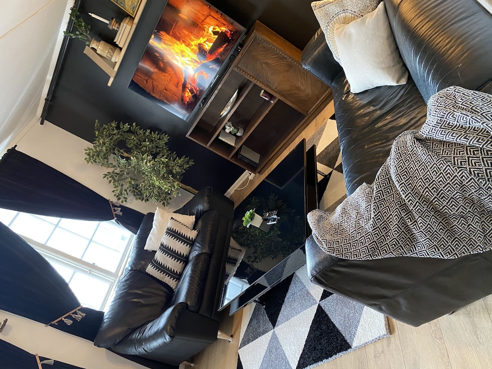 Apartment, 2 Bedrooms, Lake View