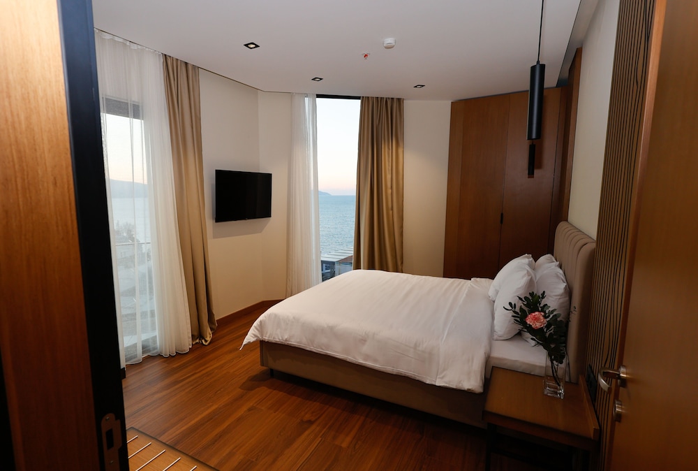 Luxury Suite