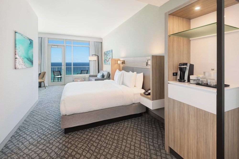Corner Family Suite, 1 King Bed with Sofa Bed and Bunk Beds, Gulf View, Balcony