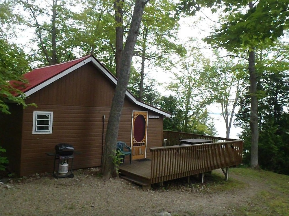 Garden Spot -2 Bedroom Cottage photo 2