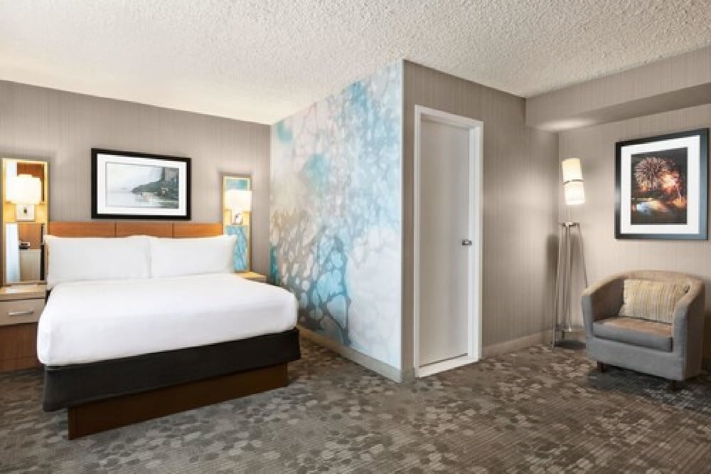 Room, 1 Queen Bed (City View, Casino View) - Photo 2