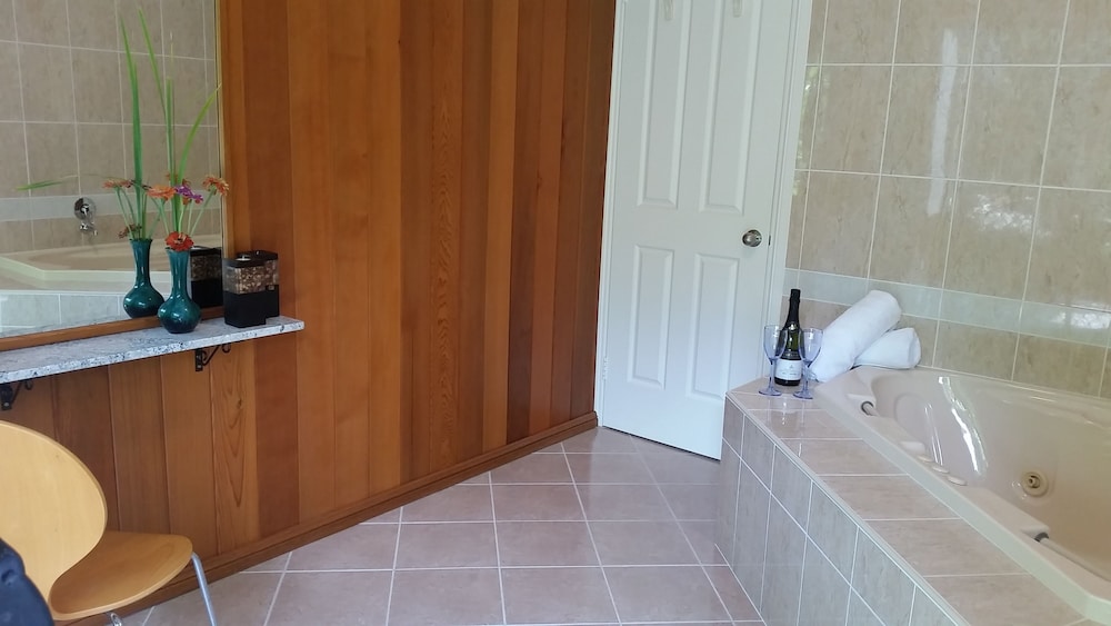 Executive Apartment (hot tub - surcharge) photo 2