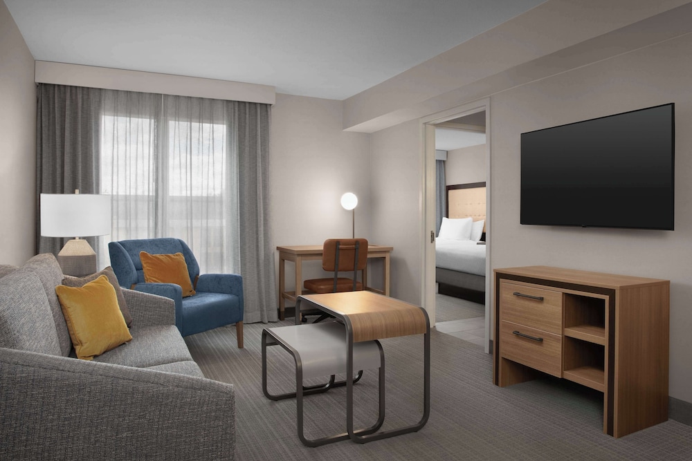 Suite, 1 King Bed - Photo 3