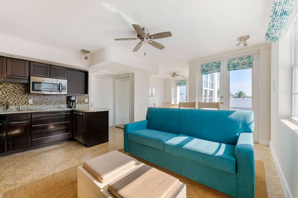 1 BEDROOM 1 KING SUITE PLUS W/ SOFABED - Photo 4