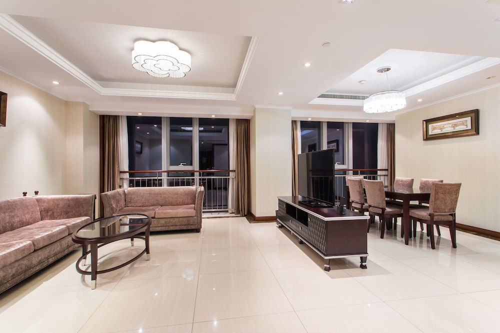Deluxe Suite, 3 Bedrooms, City View photo 1