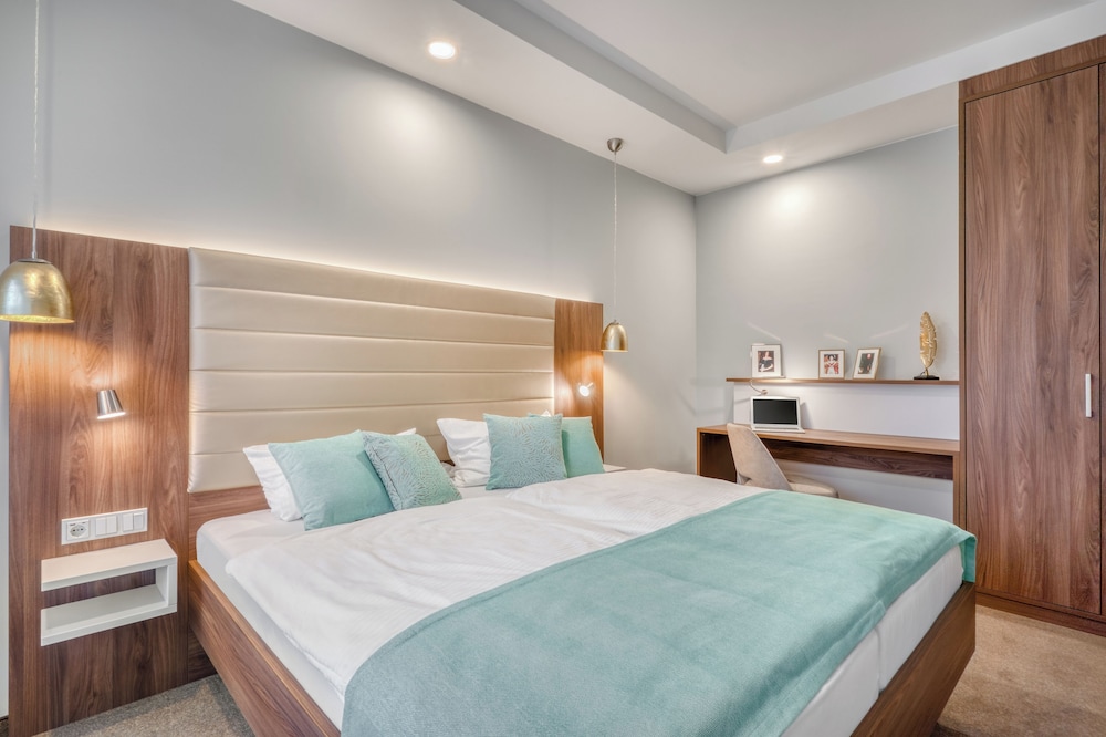 Deluxe Apartment, 2 Bedrooms, Non Smoking, Kitchen photo 2