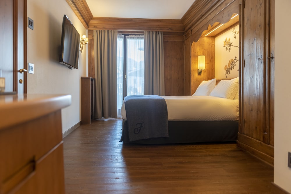 Classic Double Room (with SPA access)