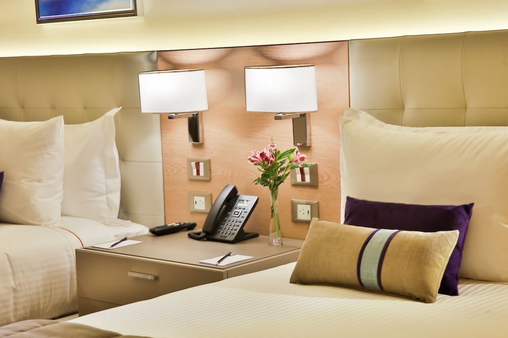 Executive Room, 2 Double Beds thumbnail 5