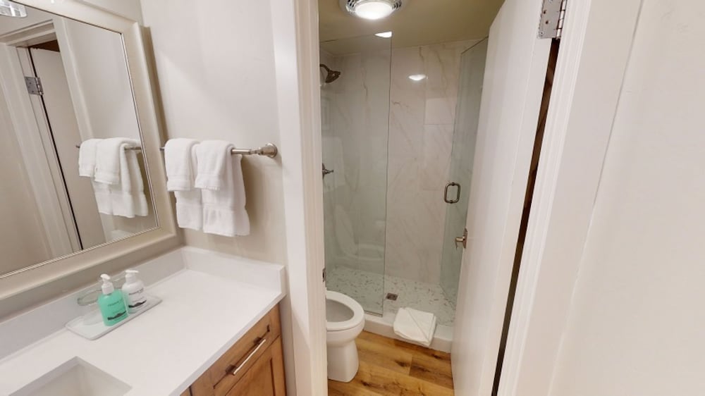 Room, 1 Bedroom (Diamond) - Photo 7